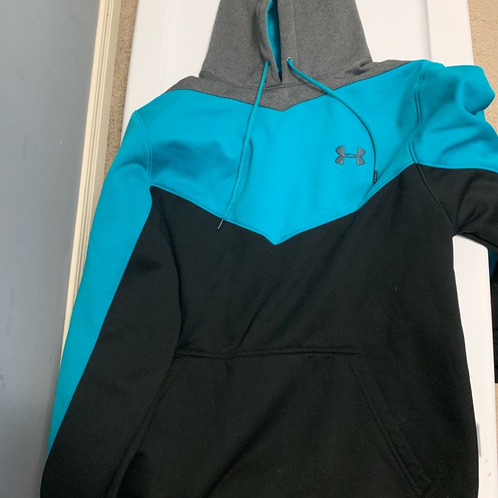 Under Armour hoodie Medium